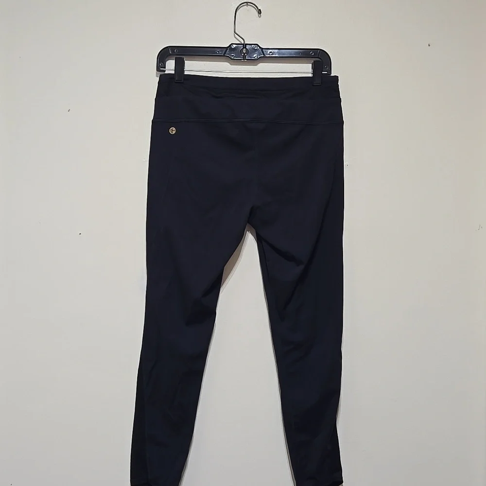 Manduka Mesh Women's Black Capri Leggings - Picture 6 of 7